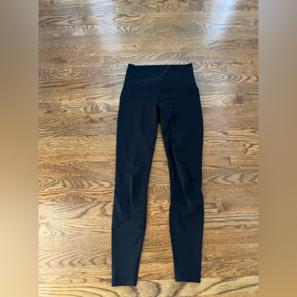 Black 28 inch Lululemon Align Leggings